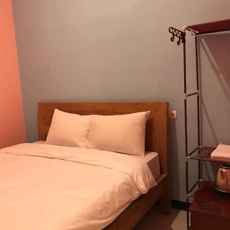 Roomz Budget Residence Σεμαράνγκ Εξωτερικό φωτογραφία