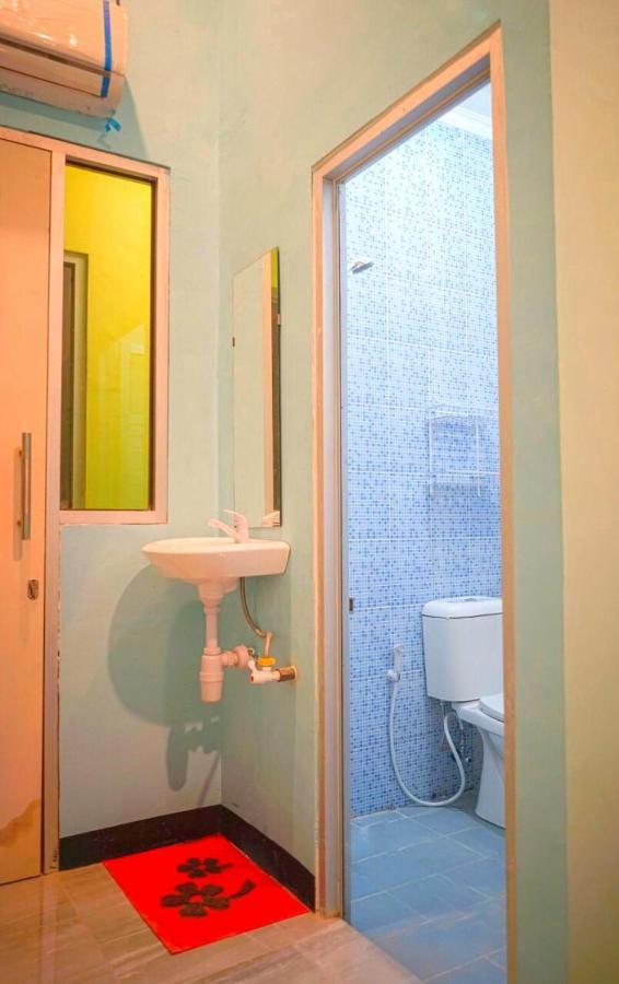 Roomz Budget Residence Σεμαράνγκ Εξωτερικό φωτογραφία