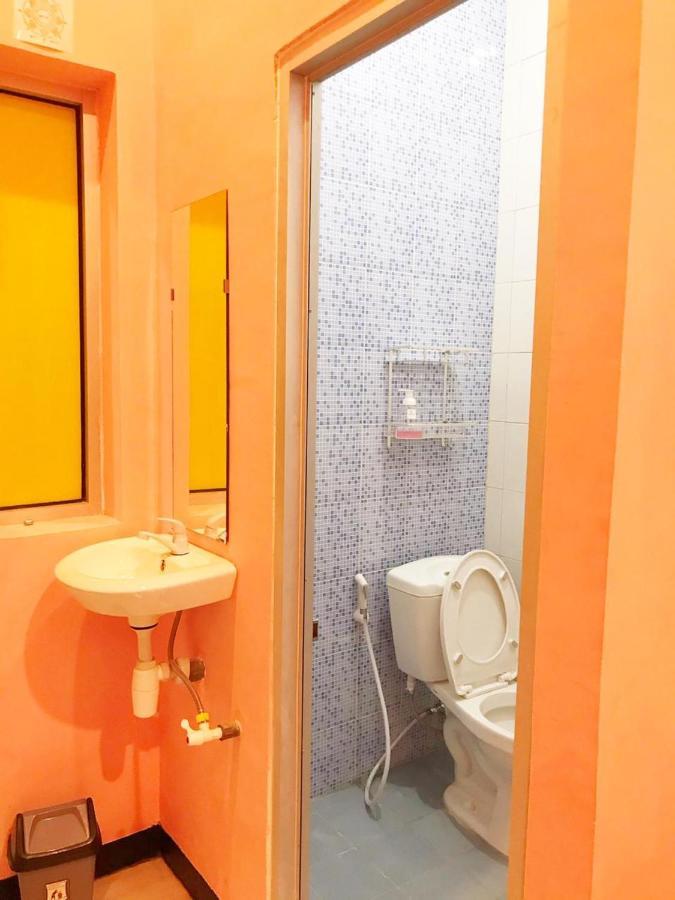 Roomz Budget Residence Σεμαράνγκ Εξωτερικό φωτογραφία